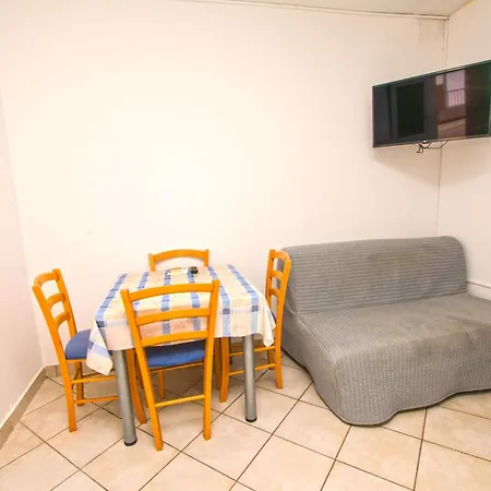 Josip Apartment *